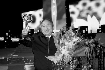 获得2007年《感动中国》荣誉的人物是:中国航天事业奠基人钱学森